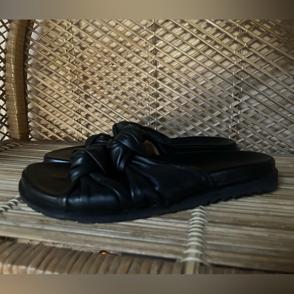 Dear Frances Tye Slide - Picture 9 of 16